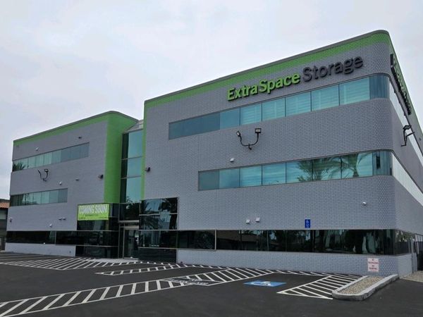 Extra Space Storage facility at 700 E Charleston Blvd - Las Vegas, NV