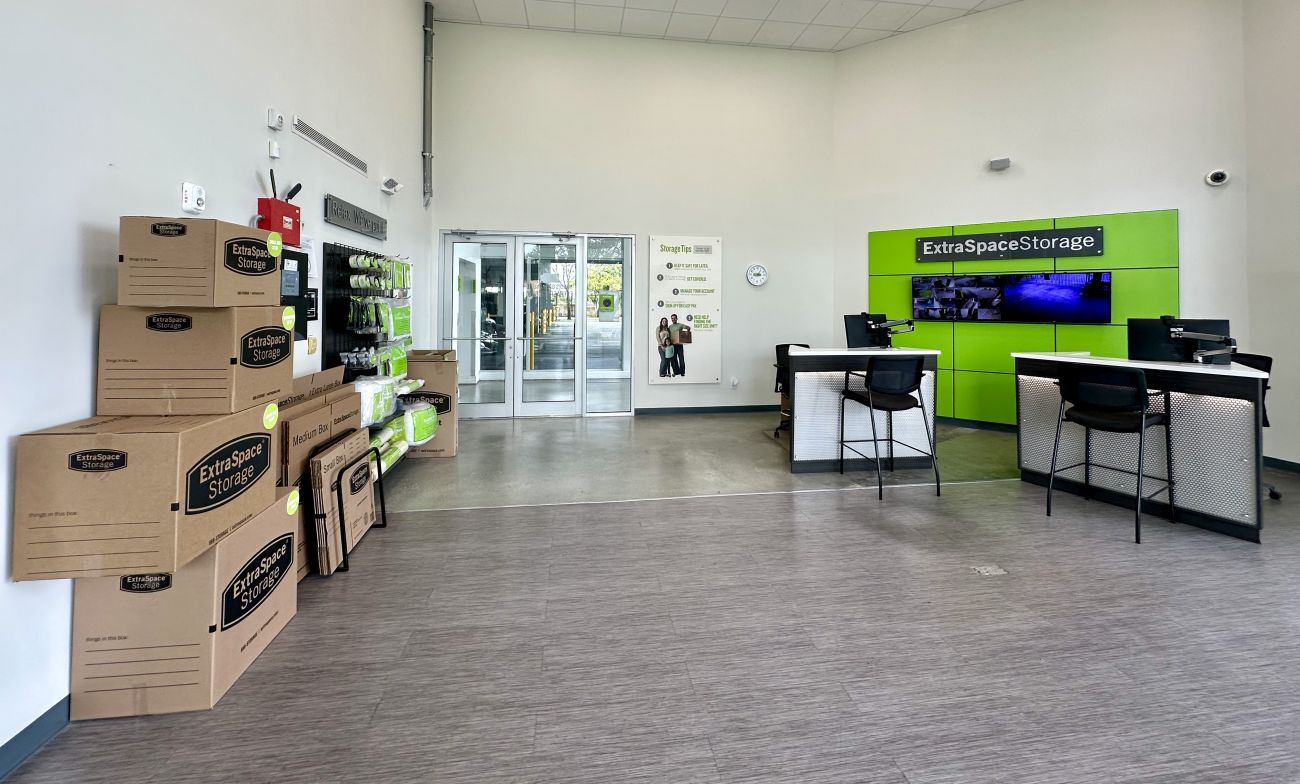 Extra Space Storage in Miami, FL  910 SW 68th Ave 3