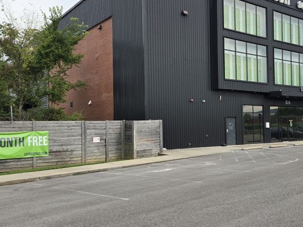 Extra Space Storage facility at 824 E 12th St - Chattanooga, TN