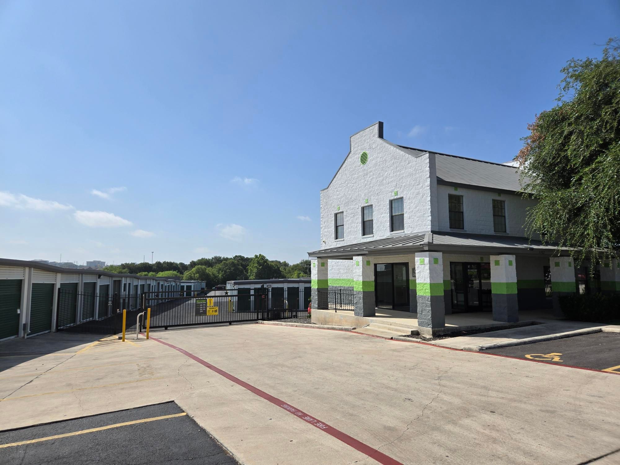 Extra Space Storage in San Antonio, TX 8762 Huebner Rd 2
