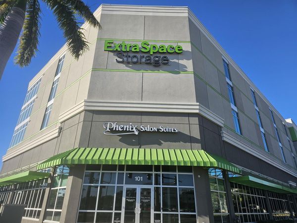 Extra Space Storage facility at 115 Manatee Ave W - Bradenton, FL