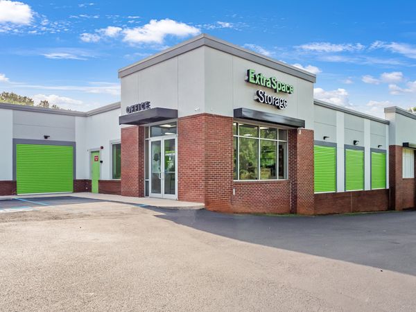 Extra Space Storage facility at 6177 Jackson Hwy - Covington, GA