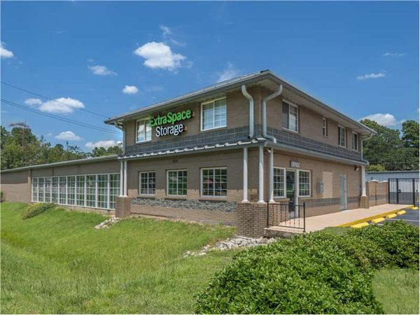 Extra Space Storage facility at 609 Old Trolley Rd - Summerville, SC