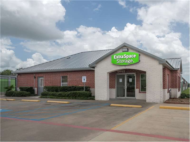 Extra Space Storage  5208 Reading Rd in Rosenberg, TX
