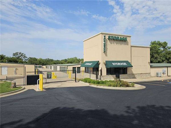 Extra Space Storage facility at 5707 E 71st St - Tulsa, OK