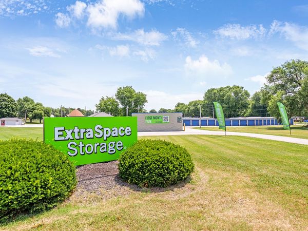 Extra Space Storage facility at 734 S State Road 57 - Washington, IN