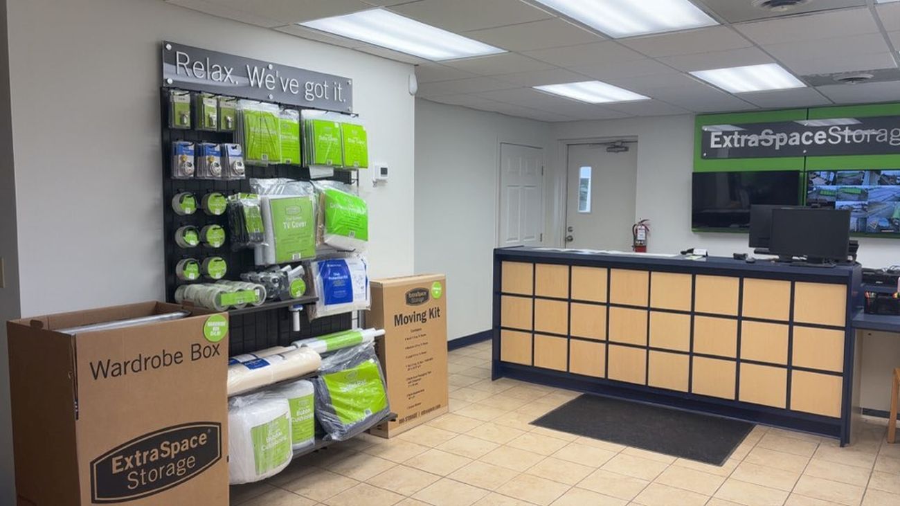Extra Space Storage in Avon, OH  38390 Chester Rd 3