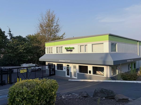 Extra Space Storage facility at 2850 SW Yancy St - Seattle, WA