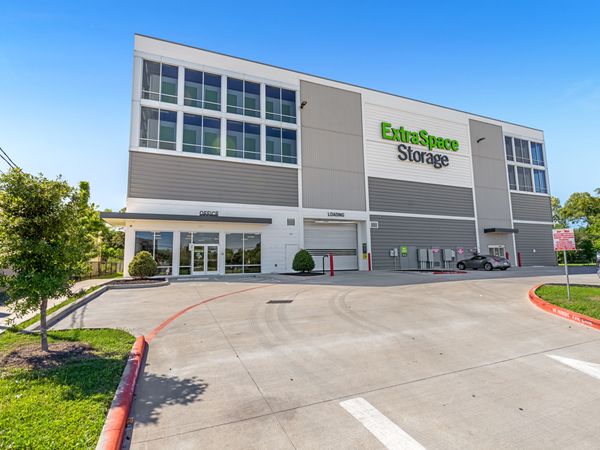 Extra Space Storage facility at 5414 Calhoun Rd - Houston, TX