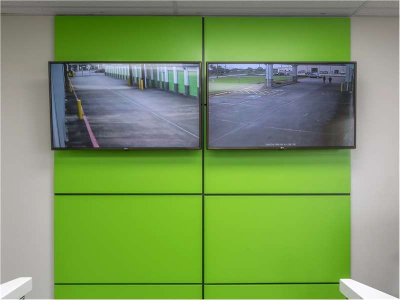 Extra Space Storage  4402 Underwood Rd in Deer Park, TX