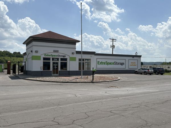 Extra Space Storage facility at 314 Ainsley Dr - Syracuse, NY