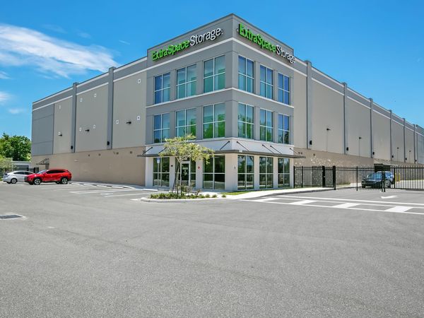 Extra Space Storage facility at 6405 US Hwy 98 N - Lakeland, FL