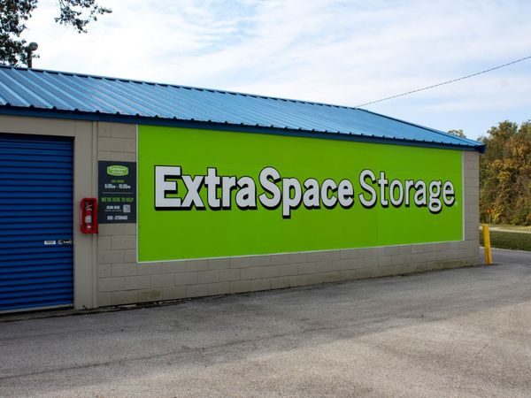 Extra Space Storage facility at 1205 W Morton St - Oakland City, IN