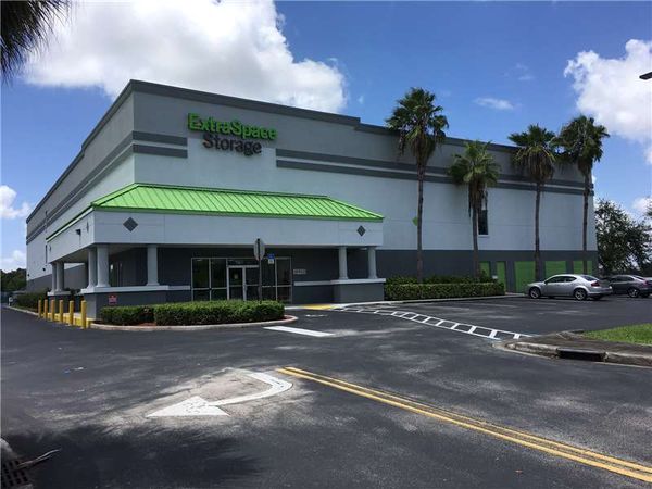 Extra Space Storage facility at 5201 NW 31st Ave - Fort Lauderdale, FL