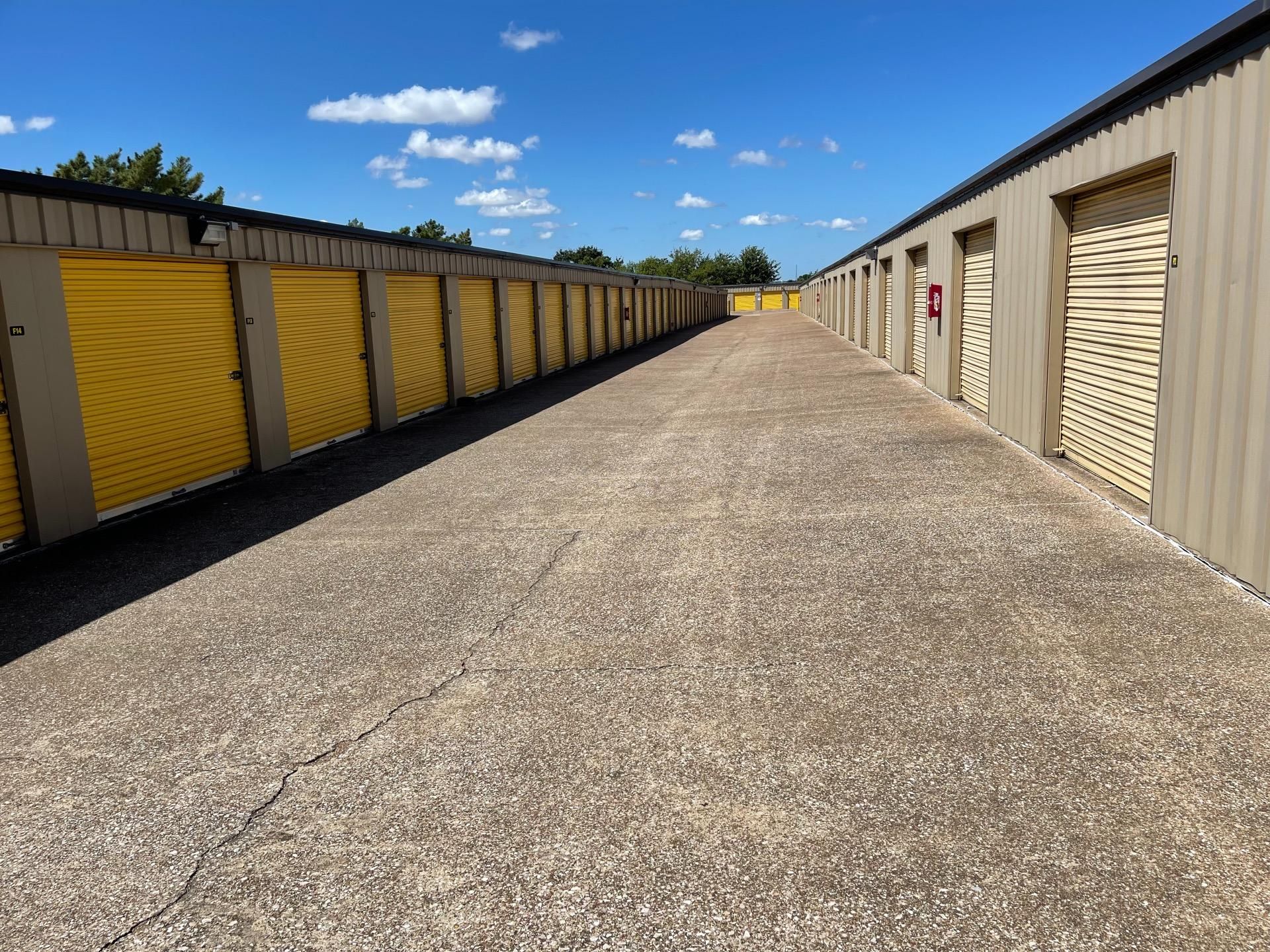 20×10 Garage in Arlington, TX 1105 N Little School Rd Arlington, Texas 2