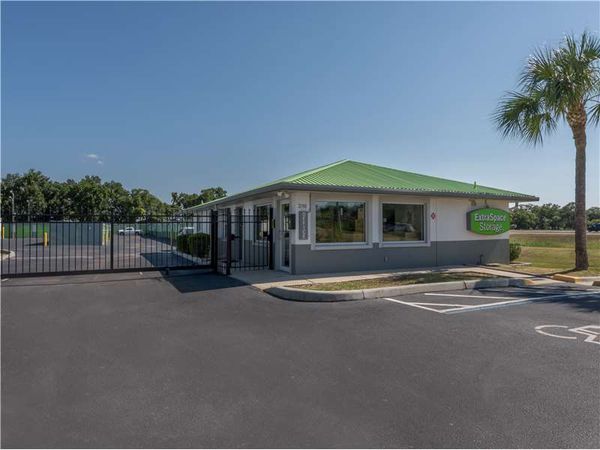 Extra Space Storage facility at 2190 Harden Blvd - Lakeland, FL