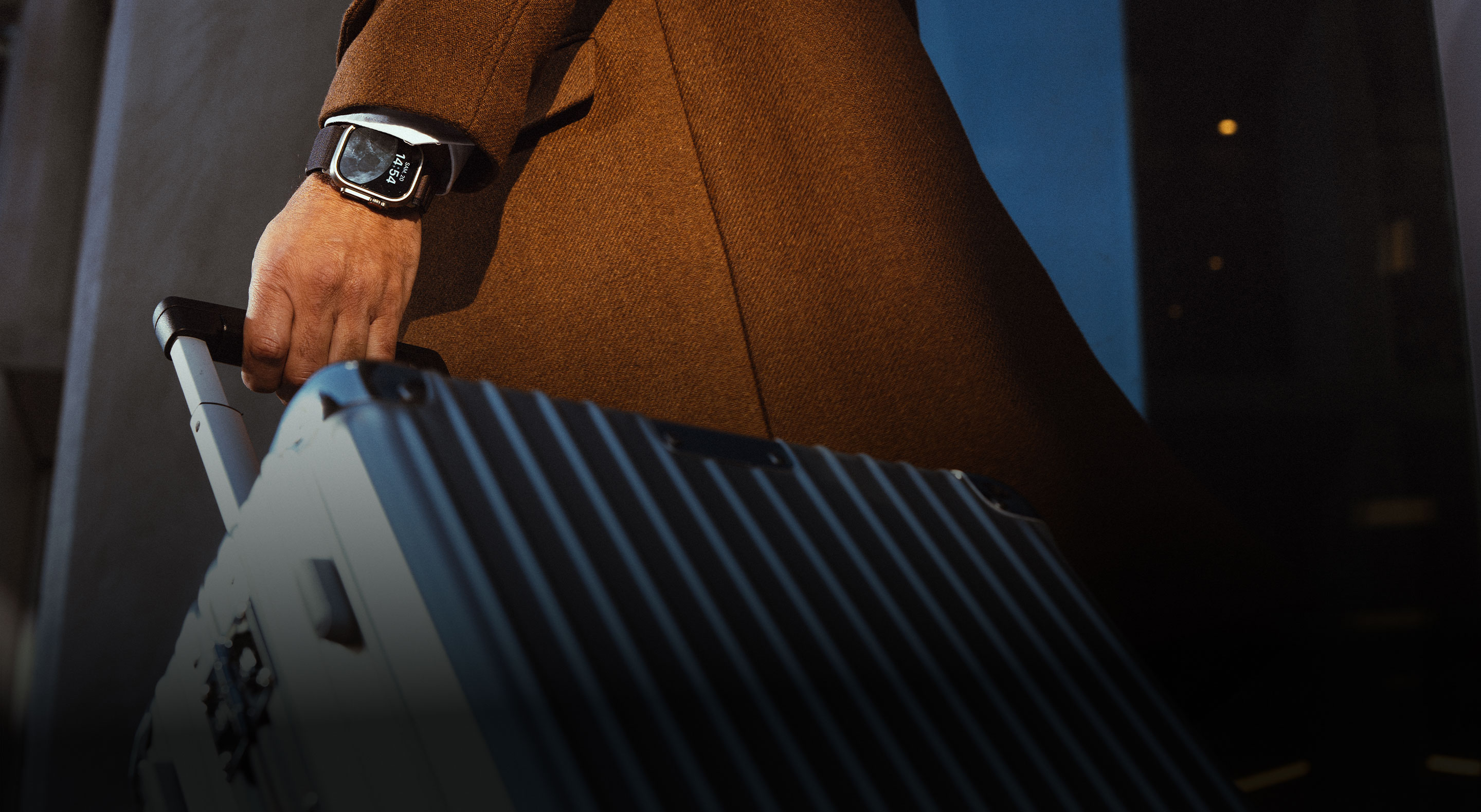 Un homme avec une montre