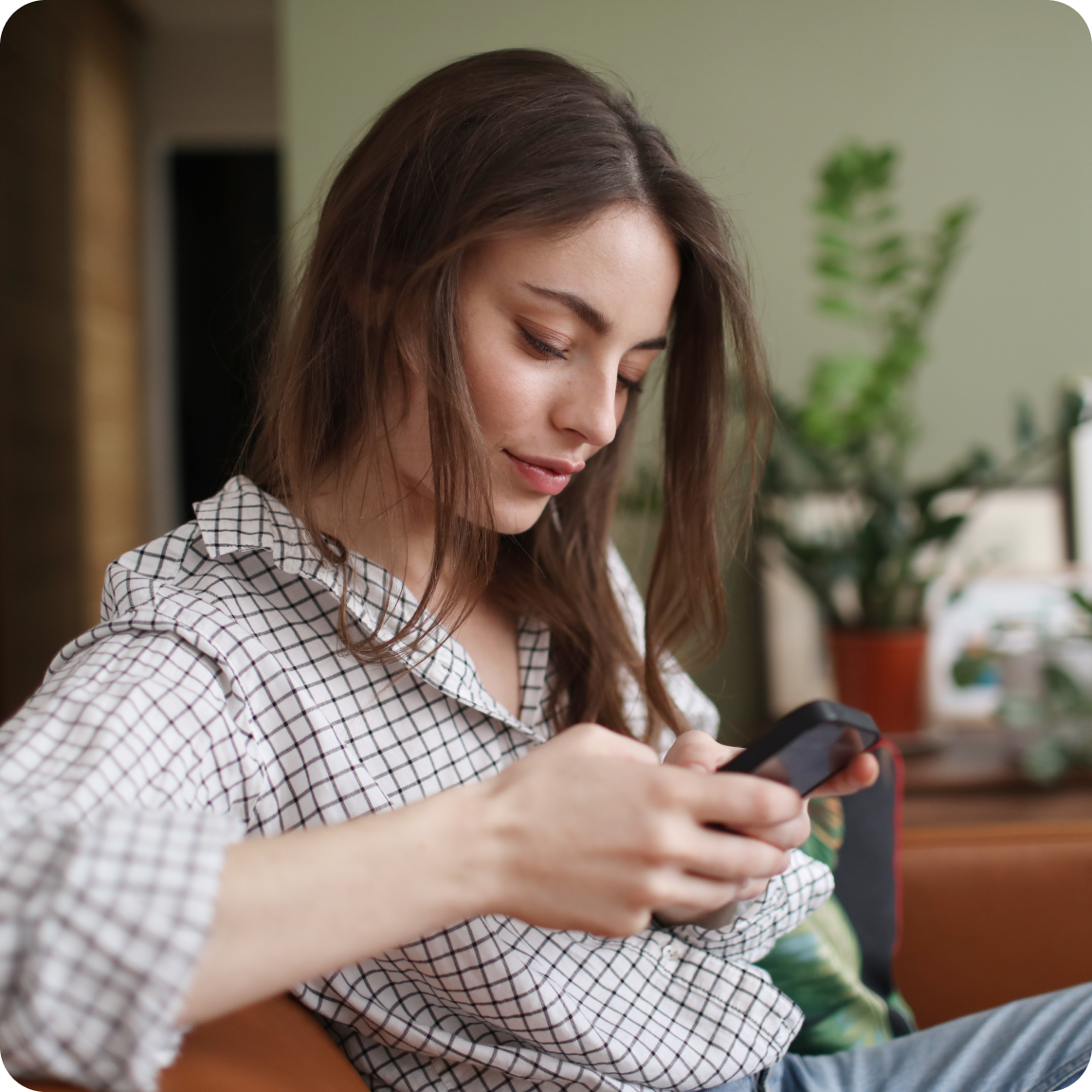Femme sur téléphone