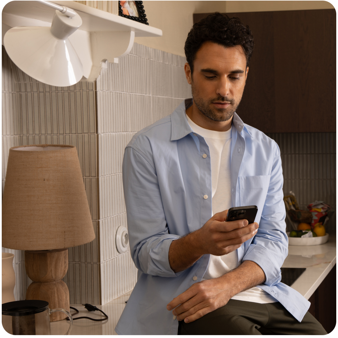 homme cuisine telephone
