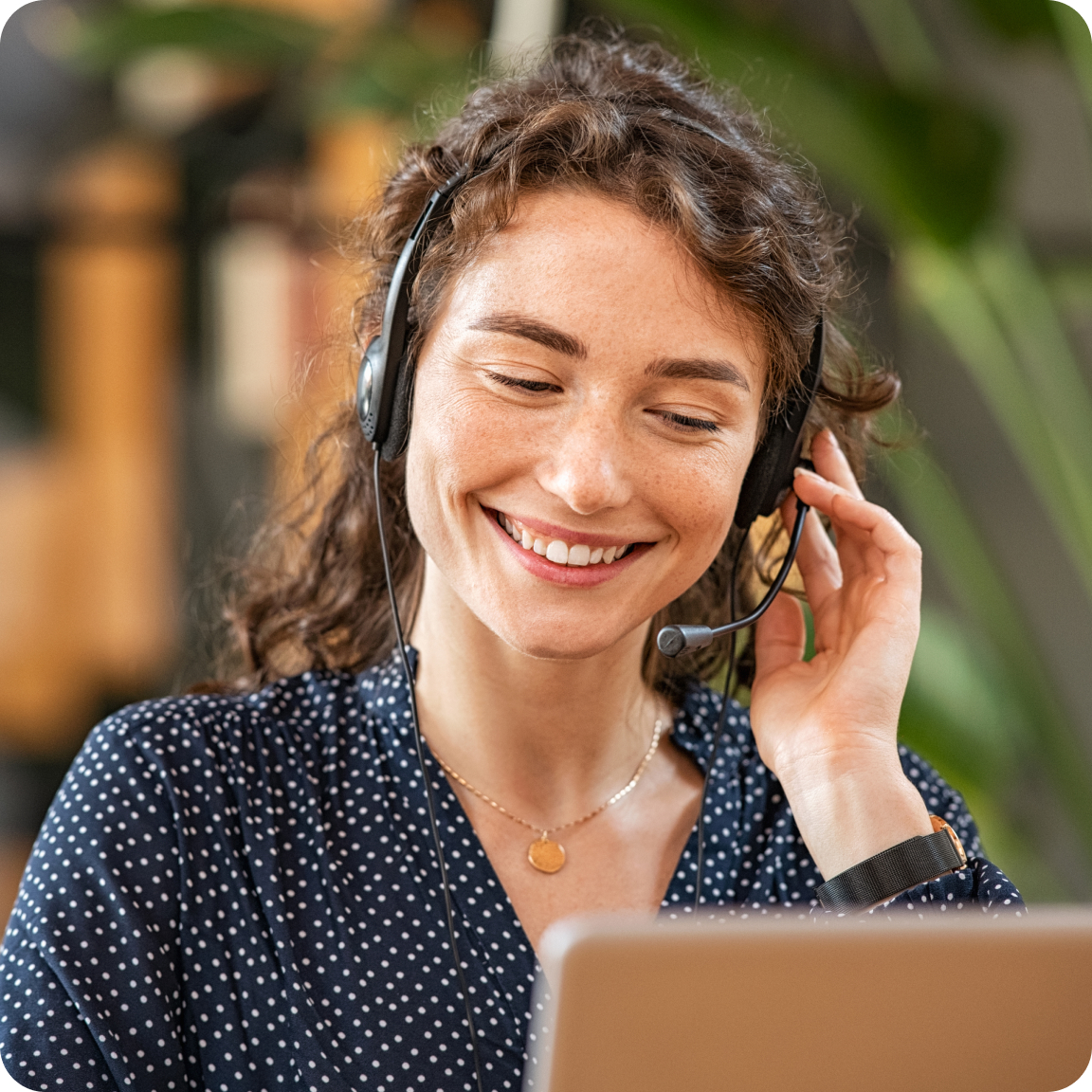 Femme Service client