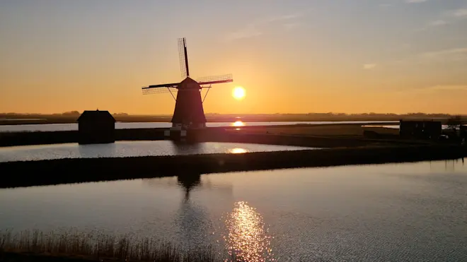 De zon op Texel ging gisteravond fraai onder - Frans Alderse Baas