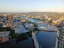 Brisbane is in afwachting van een zeldzame tropische cycloon - Wikipedia