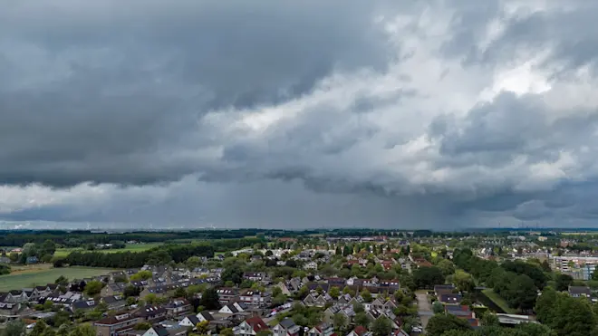 Forse buien, gisteravond boven Zuid-Holland - Simone Wiersma