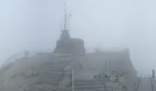 De top van de Säntis, vanochtend. Geen sneeuw - webcambeeld
