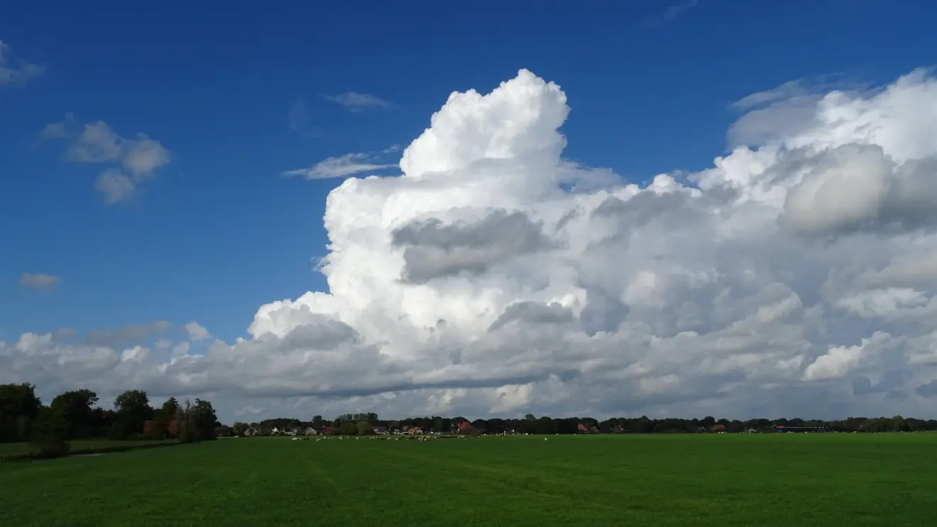 Het wisselvallige weer in Nederland houdt de komende tijd aan - Albert Thibaudier