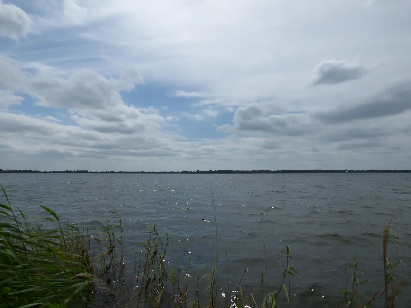 Veranderingen in bewolkingspatronen maken dat stukken van de zeeën op aarde veel sneller zijn gaan opwarmen - Chris Meewis