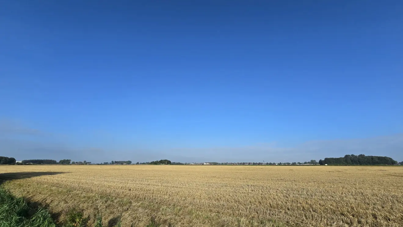 Zonnig weer boven het Groningse land - Jannes Wiersema