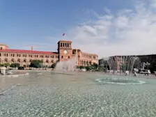 Republic Square in de Armeense hoofdstad Jerevan - Carlos Sour