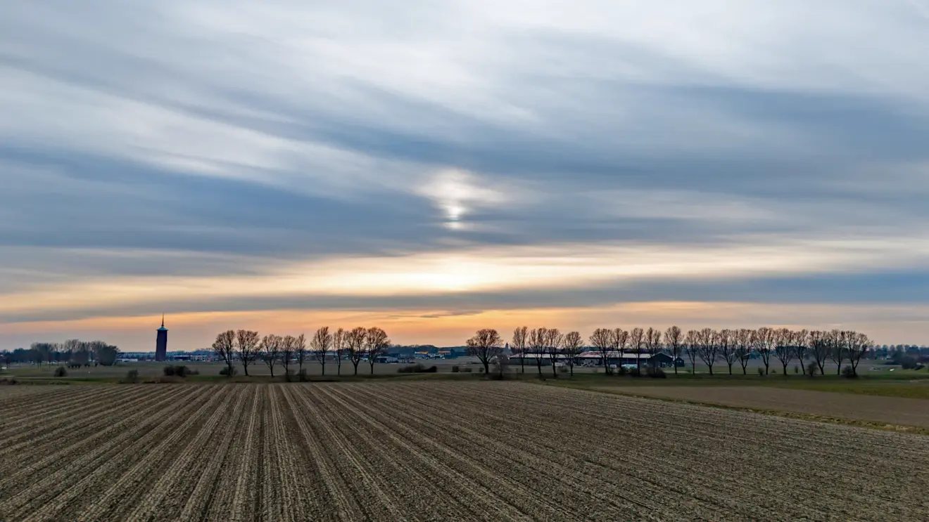 Hoge, cirrostratusbewolking boven Zuidwest-Nederland - Simone Genna