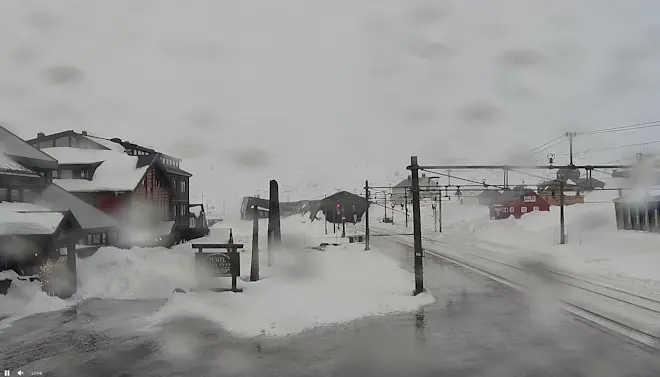 Het station van de Noorse plaats Finse, vanochtend in de dooi - Webcam