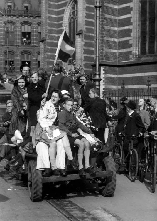 De bevrijding van Amsterdam op 8 mei 1945.