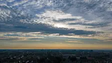 De eerste tekenen van onstabiliteit in de lucht waren vanochtend boven het zuidwesten van Nederland al te zien - Simone Wiersma