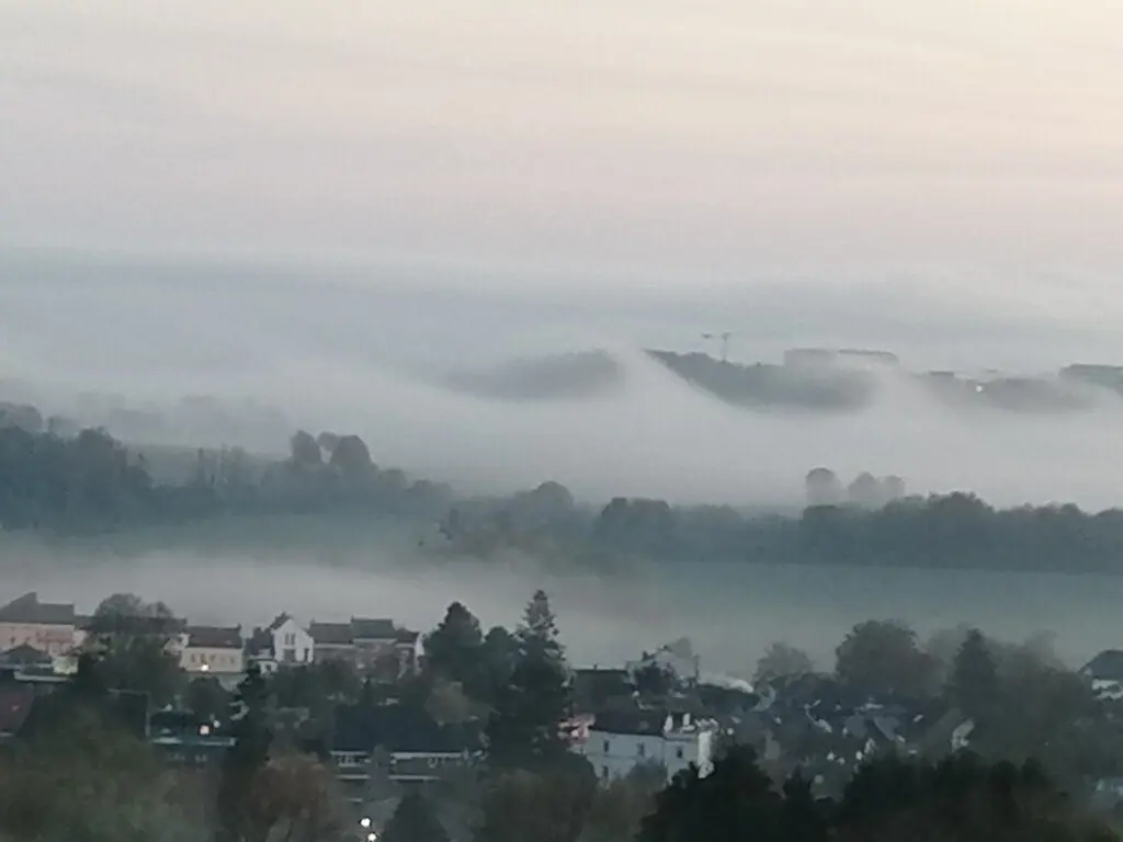 De golven in de mist boven Limburg - Carlos Sour