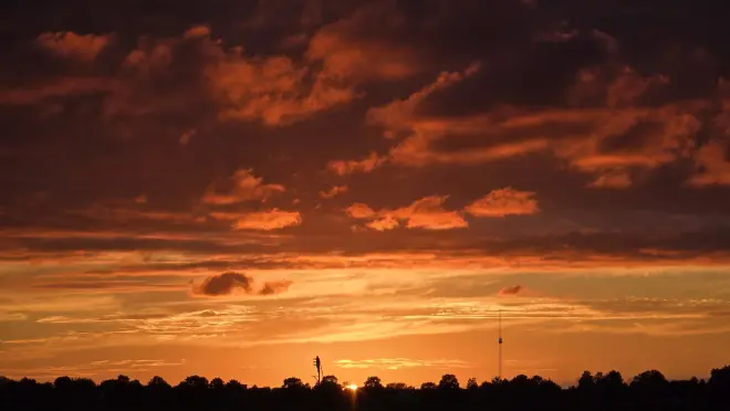 De resten van orkaan Ernesto lijken zich de komende tijd niet met het weer in Nederland te gaan bemoeien - Jannes Wiersema