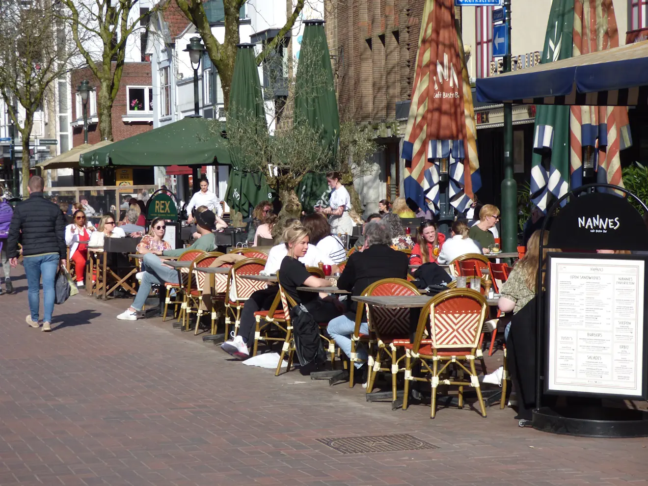 Het wordt ook vandaag weer druk op de terrassen - Chris Meewis