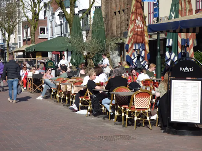 Het wordt ook vandaag weer druk op de terrassen - Chris Meewis