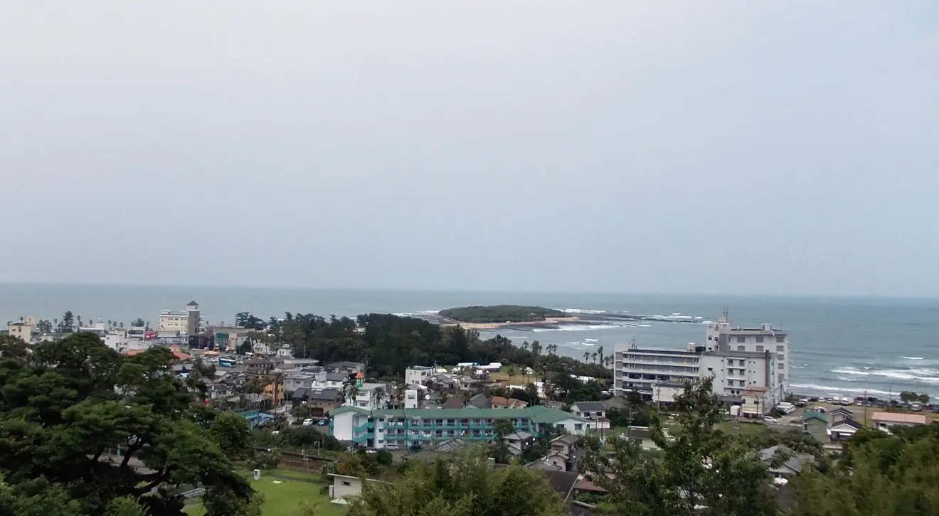 Even buiten de kust bij de stad Miyazaki in het zuidwesten van Japan deed zich afgelopen donderdag een zware zeebeving voor - Wikipedia