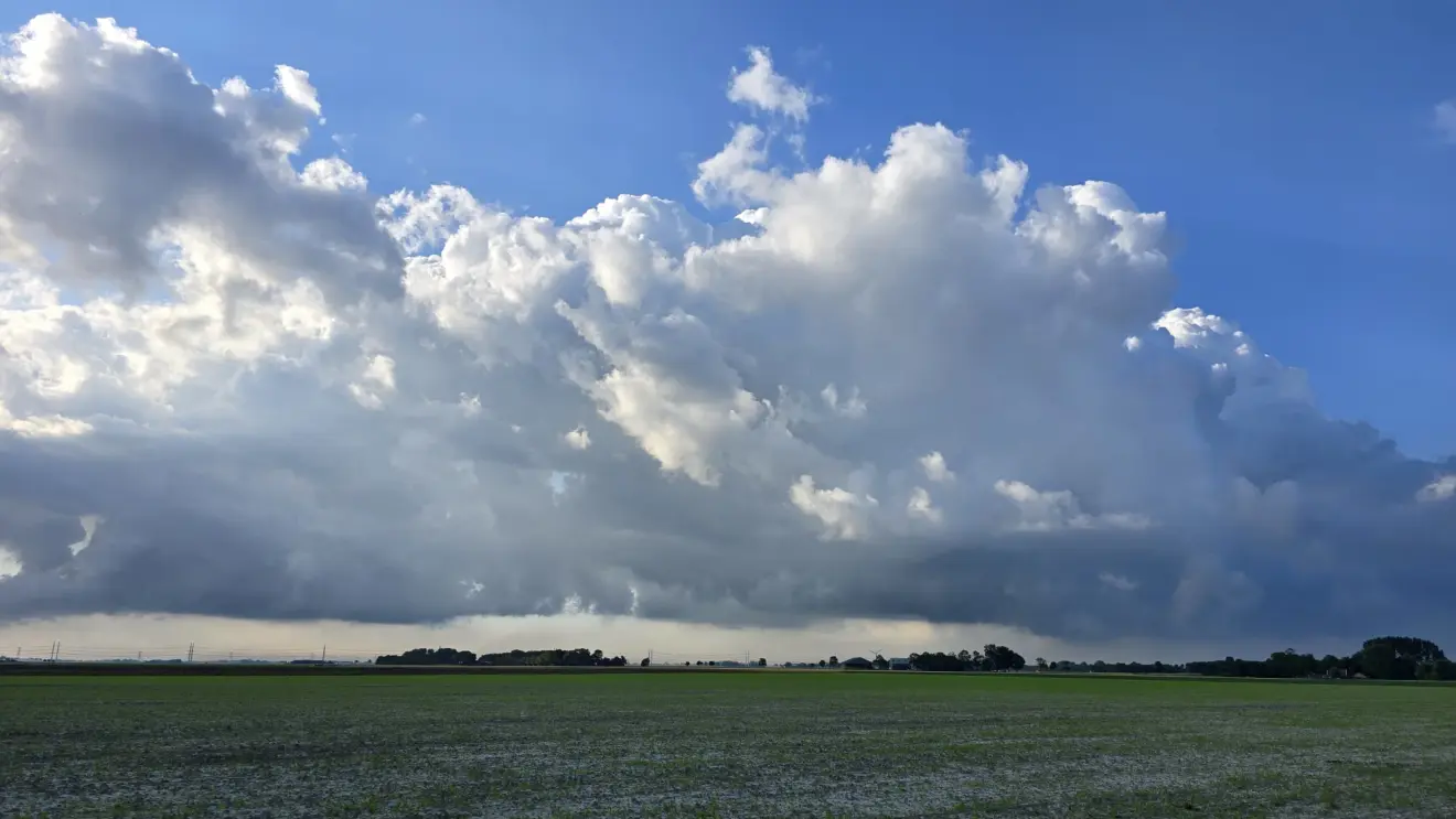 In het noorden kan zondagochtend nog een bui vallen - Jannes Wiersema