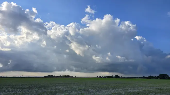 In het noorden kan zondagochtend nog een bui vallen - Jannes Wiersema