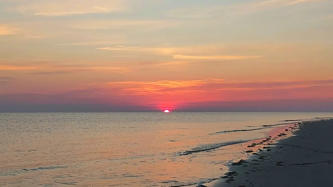 Zonsopkomst, gezien vanaf Schiermonnikoog - Ab Donker
