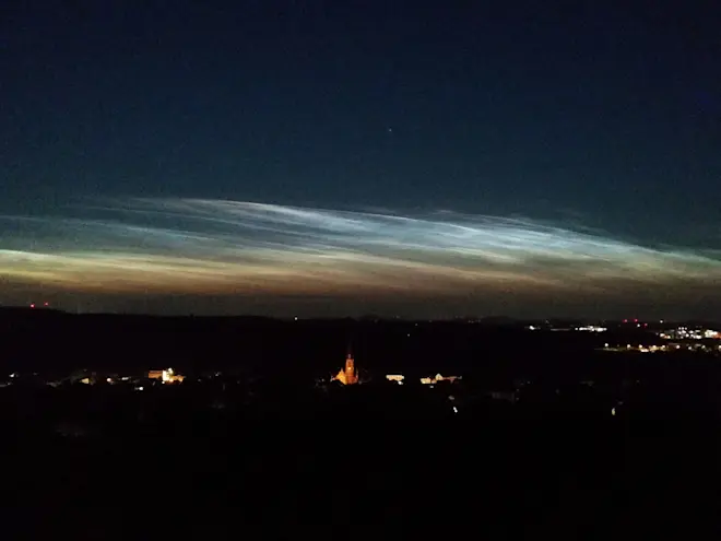 Lichtende nachtwolken, gezien vanuit Vaals - Carlos Sour