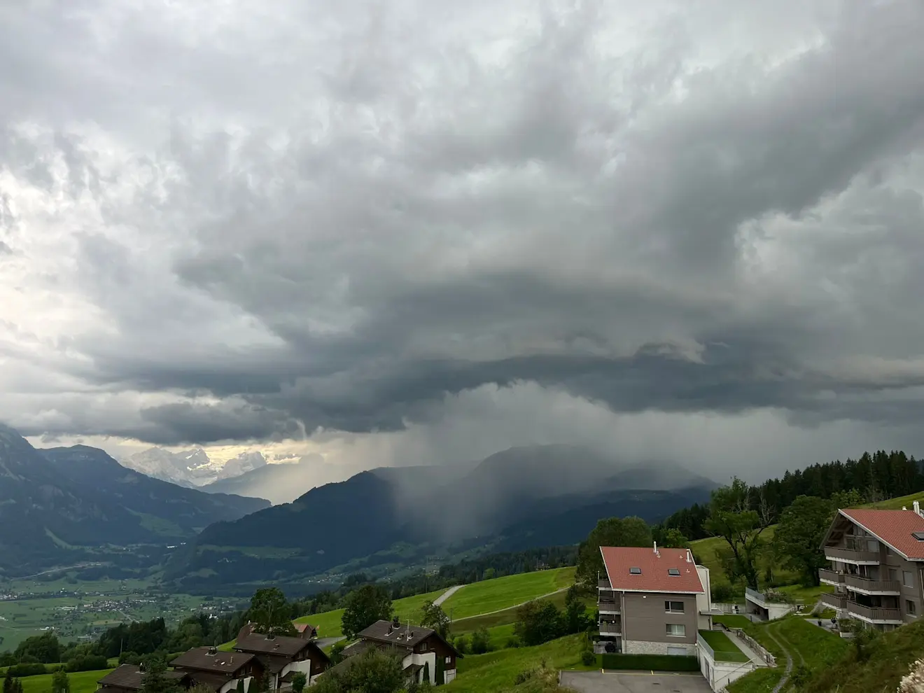 Nog een beeld vanuit de Alpen bij Stalden - Karin Broekhuijsen