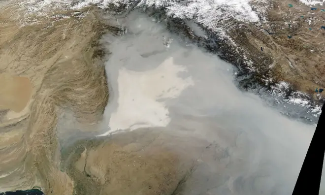 De extreme smog in het oosten van Pakistan is vanuit de ruimte goed zichtbaar - NASA Worldview