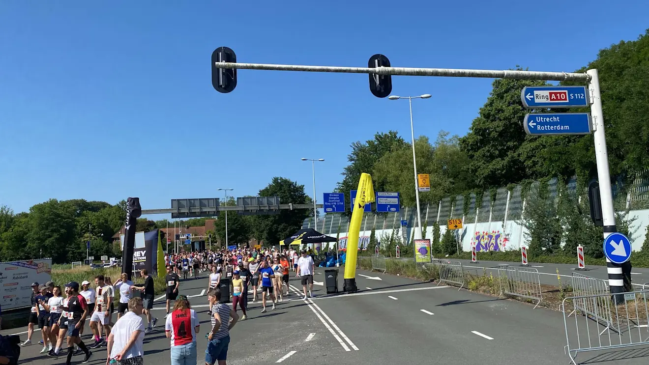 Activiteiten op het asfalt in Amsterdam - Casper Hootsen