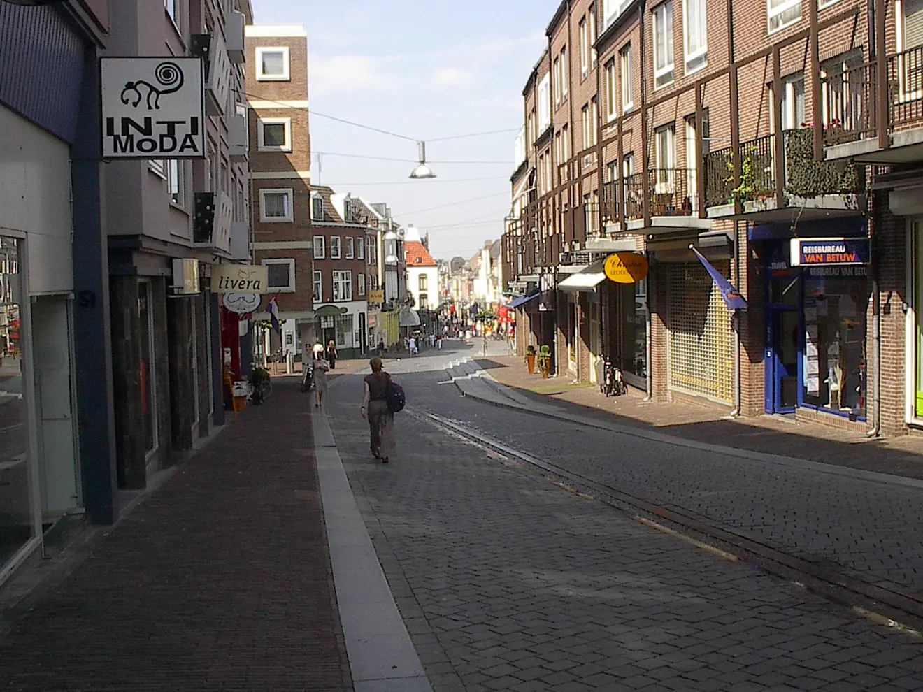 In de straten van Nijmegen was het 12 augustus 2003 erg rustig - Reinout van den Born
