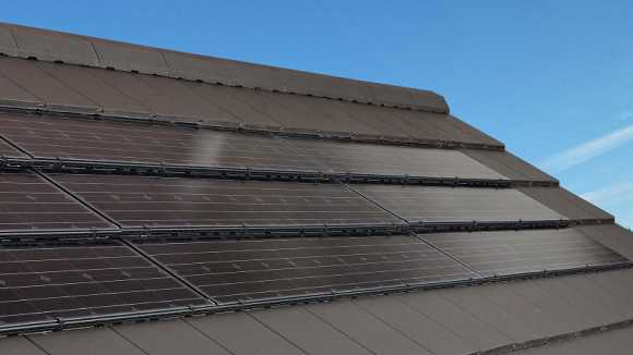 Steildachsysteme mit Photovoltaik von Braas.